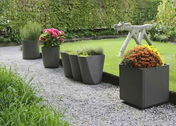 How To Waterproof A Metal Planter?